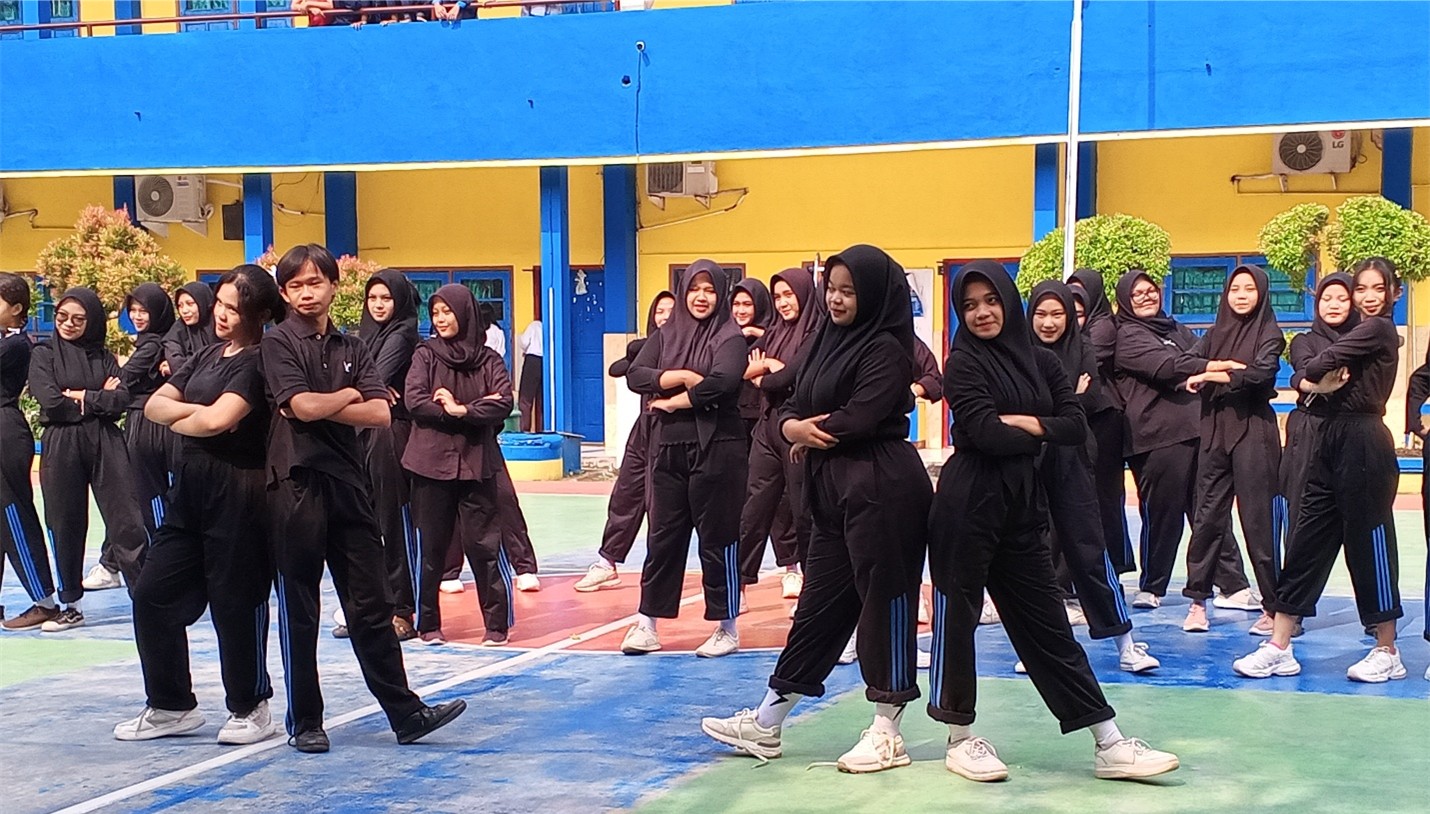 Flashmob Siswa SMK PGRI 2 Ciptakan Suasana Meriah di Sekolah